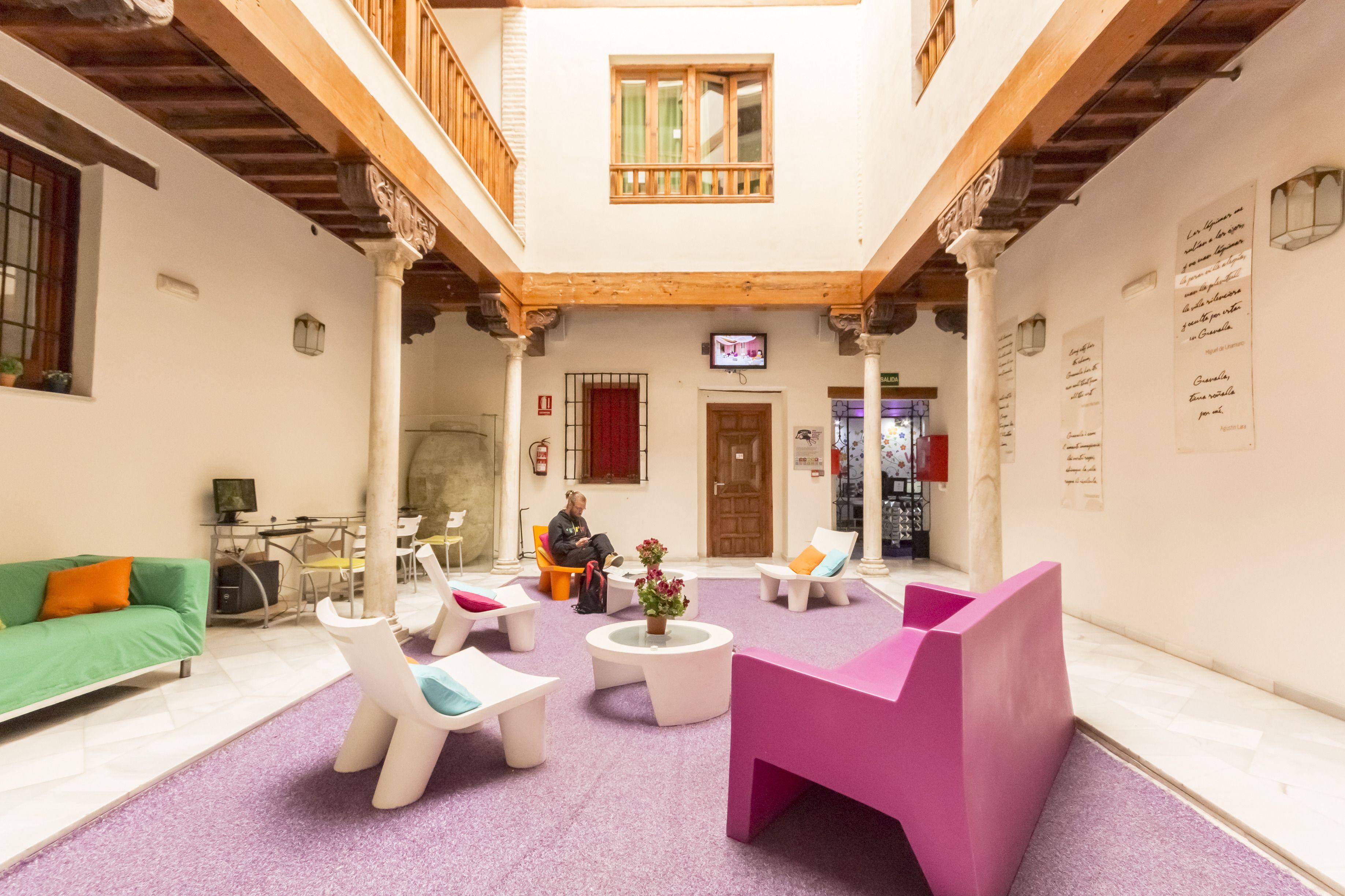White Nest Hostel - Granada — Zdjęcia 2